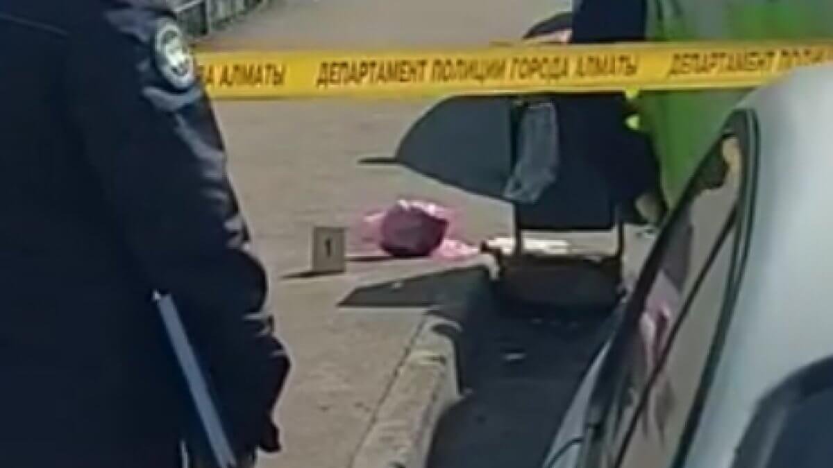 Алматыда әйелдің басы салынған пакетті базарға тастап кеткен күдікті ұсталды