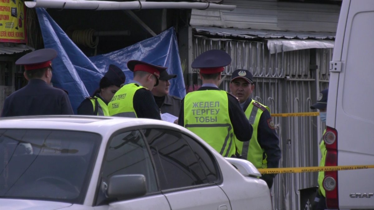 Алматыда әйелдің басын кесіп, базарға тастап кеткен ер адам ұсталды