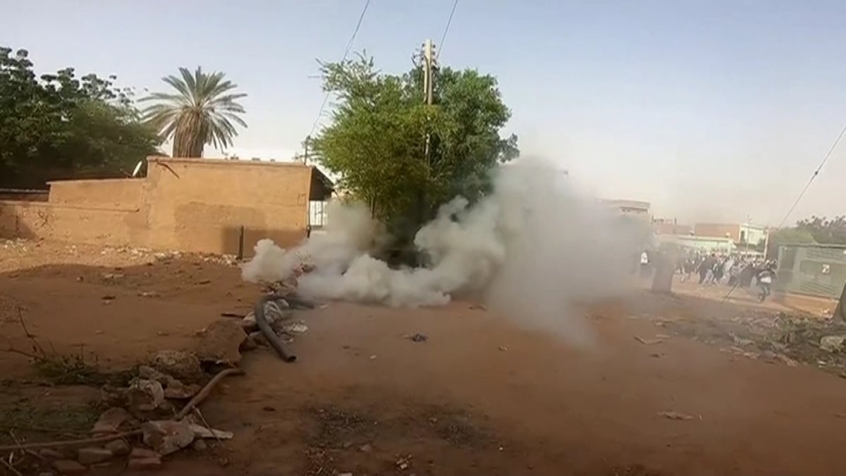 Из охваченного кровавой войной Судана эвакуировали трёх казахстанок