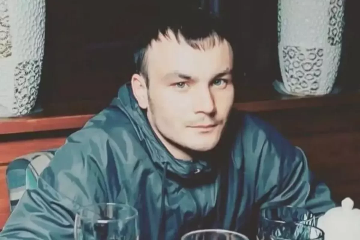 "Жұмбақ жағдайда жоғалды". Өскеменде жеті ай бұрын із-түссіз кеткен жігіттің анасы елден көмек сұрады