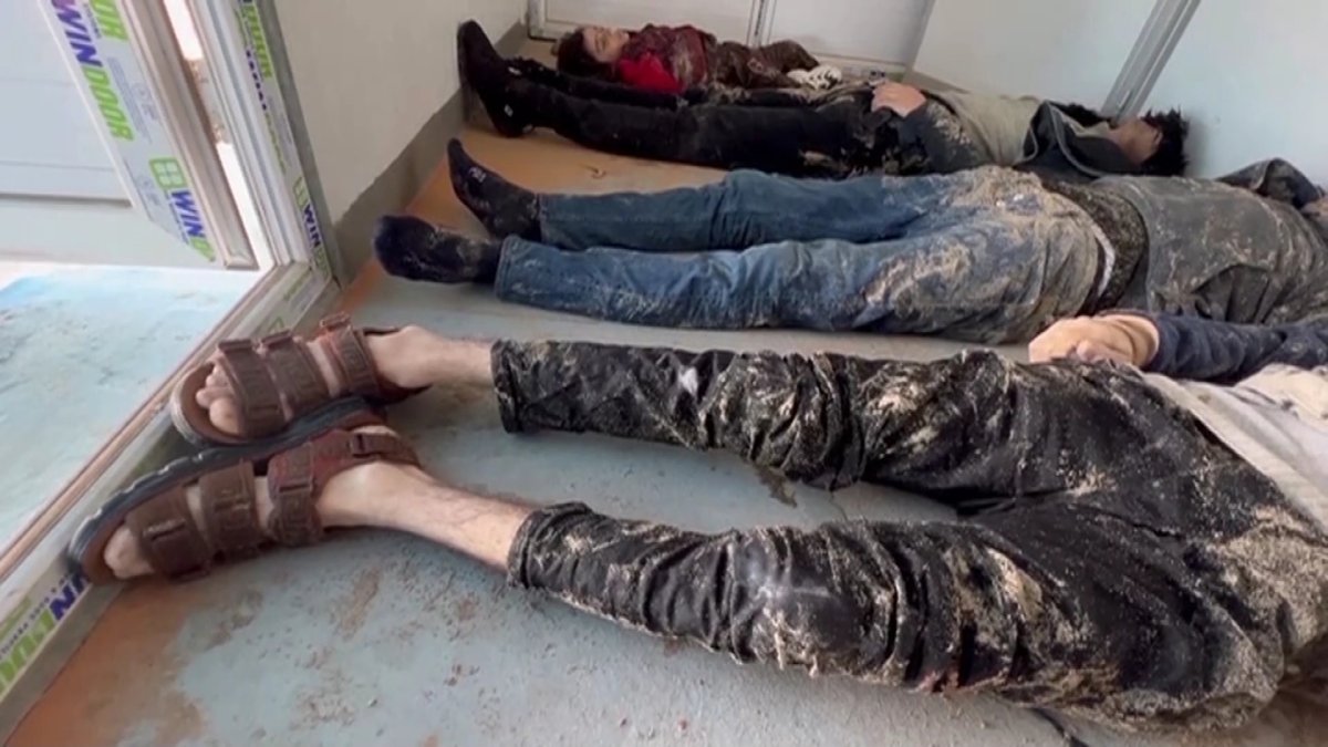 Более 50 тел затонувших мигрантов выбросило на берег в Ливии