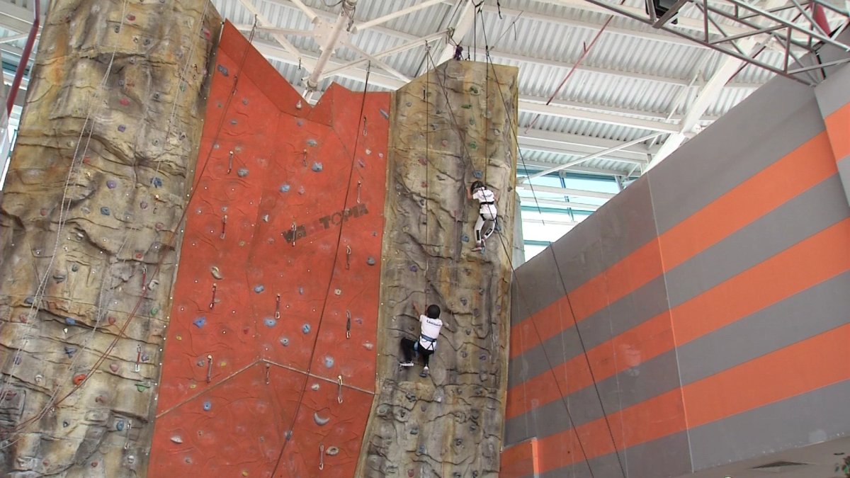 Елімізде алғаш рет аутизм дертіне шалдыққан балалаларға арналған спорттық құзға шығу фестивалі өтті