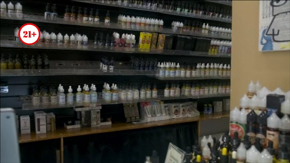 Электронные сигареты свободно продают подросткам в столичных магазинах, - эксперимент