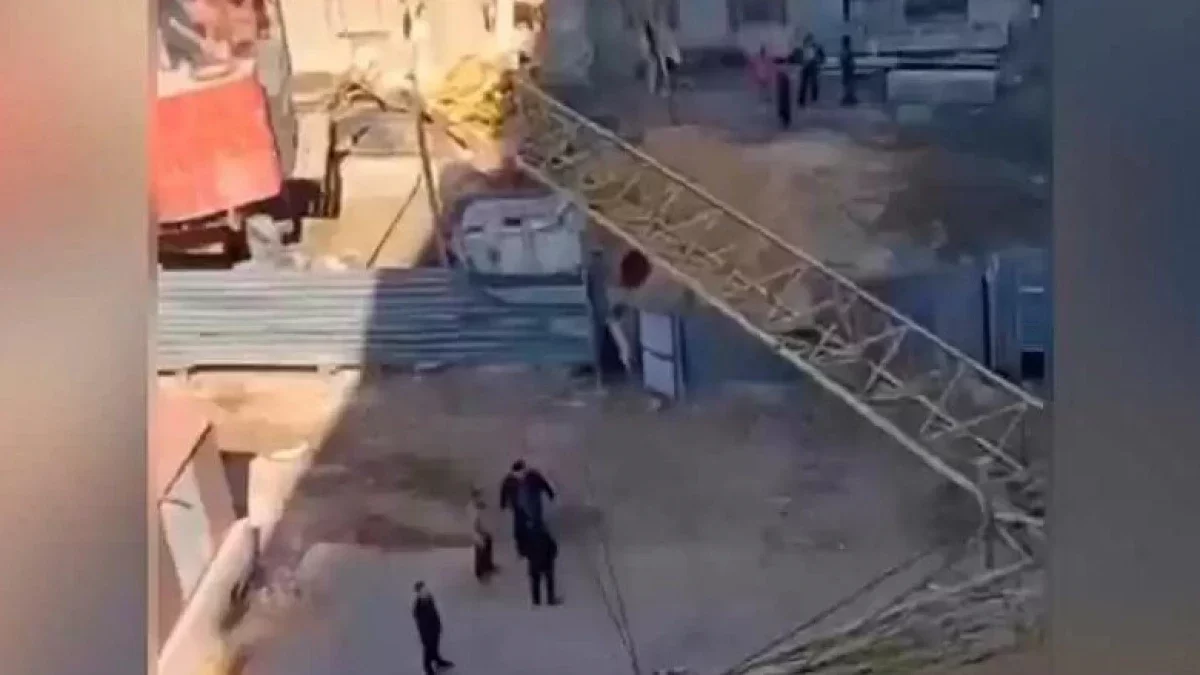 Көкшетауда кран құлап, бір адам көз жұмды