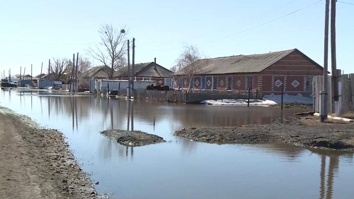 35 домов затопило в селе Костанайской области