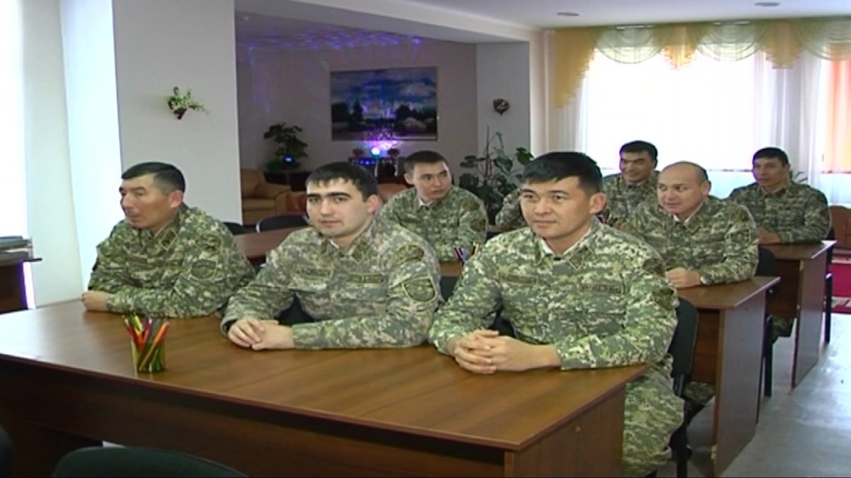 «Әскерге міндетті борышкерлердің 60 пайызы енжарлық немесе қорқақтықтан бас тартады», - депутат