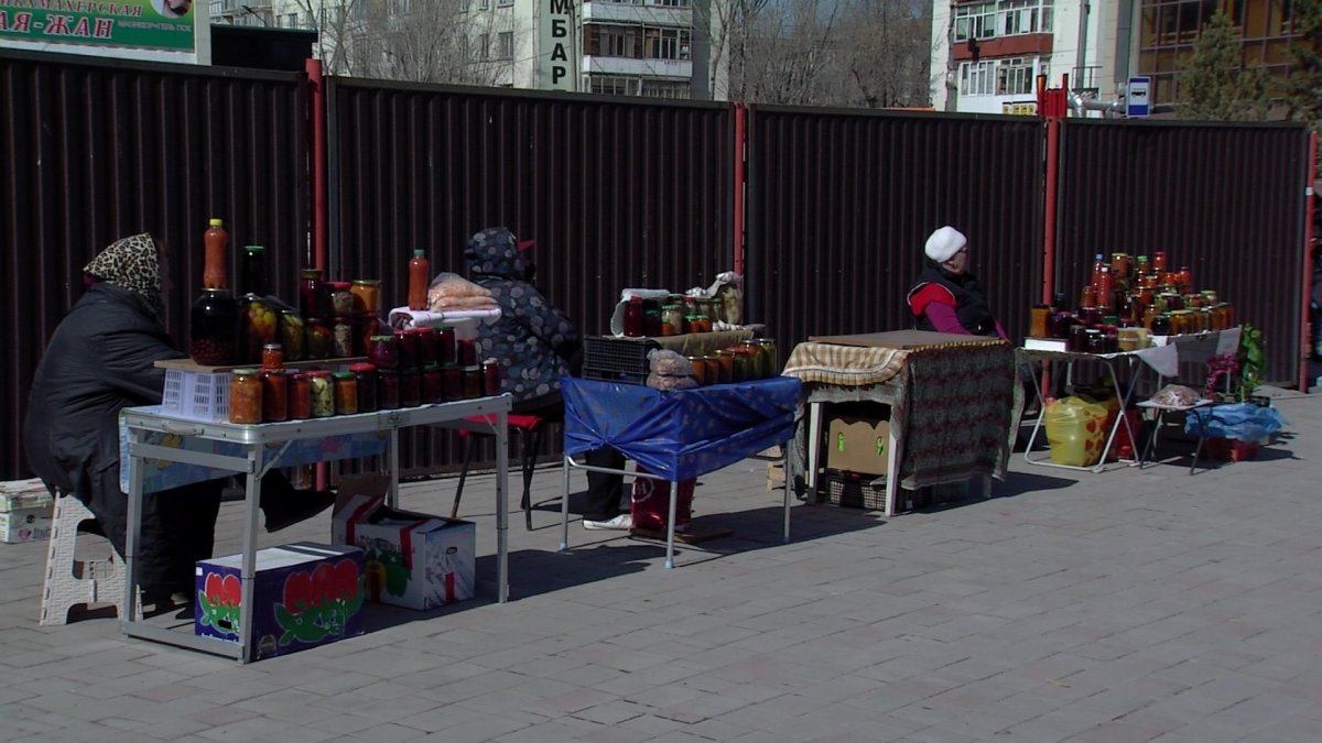 Более 300 уличных торговцев оштрафовали в этом году в столице - Телеканал « Астана»