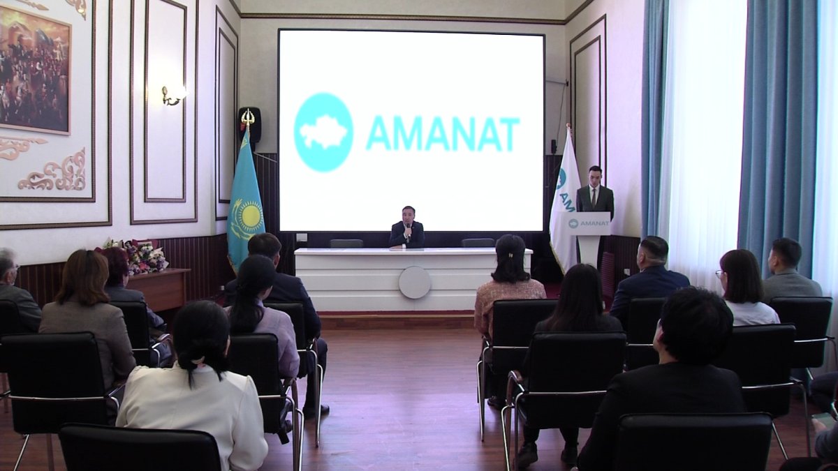 Больше сотни человек пополнили ряды партии «AMANAT» в Астане и Павлодарской области