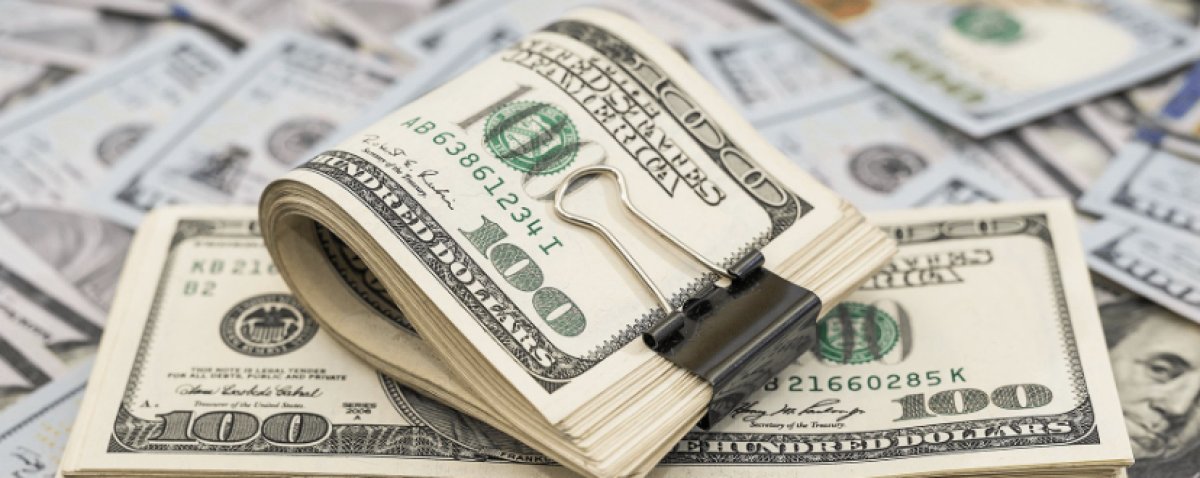 «Хранить деньги в спальне - к нищете»: где еще нельзя держать сбережения?