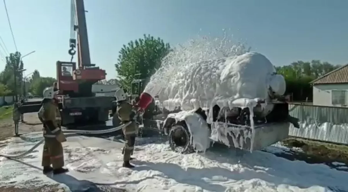 Жетісу облысында газ таситын көлік аударылды