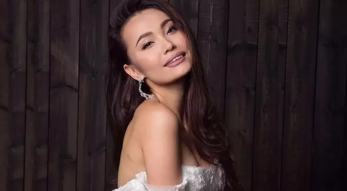 Жалаңаш Анна сұмдық