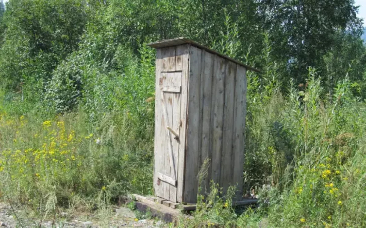 Ақтөбеде бала дәретханаға құлап қайтыс болды