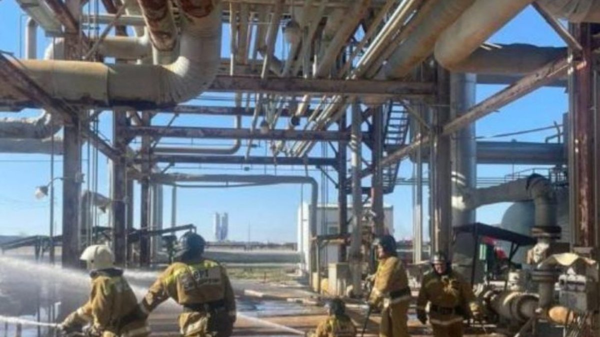 Рабочий скончался от ожогов после пожара на заводе Актюбинской области