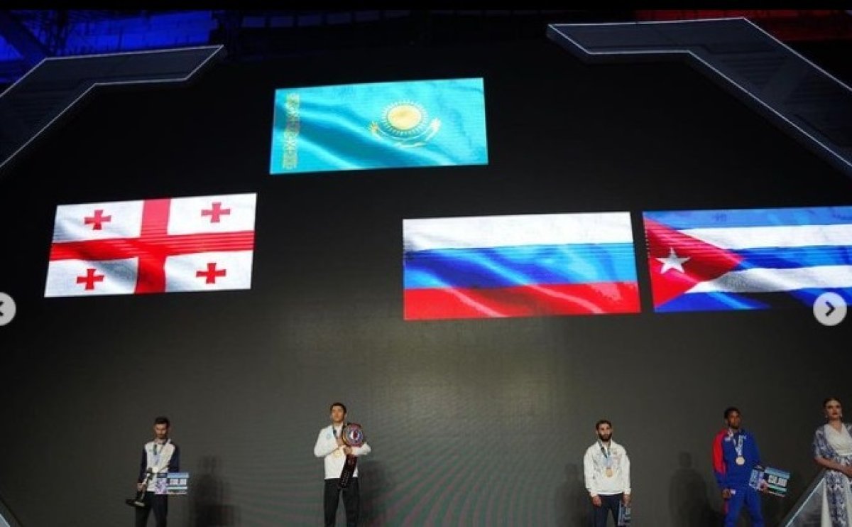 "Четверо чемпионов мира – казахи!": Токаев поздравил боксёров с победой