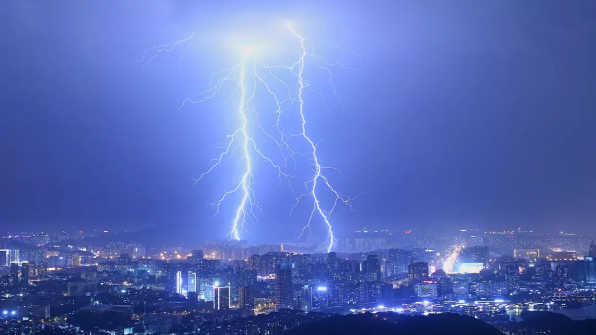Дауыл, найзағай және аяз: Қазақстанның бірқатар өңірінде дауылдық ескерту жарияланды