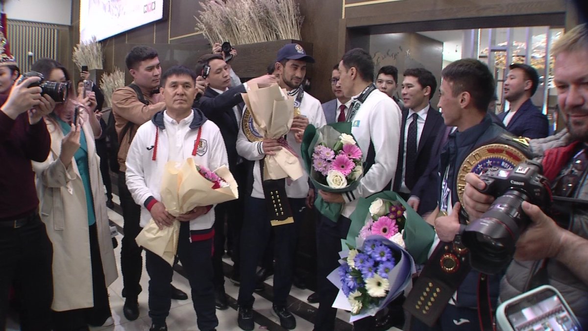 Бокстан әлем чемпионатының жеңімпаздары елге оралды