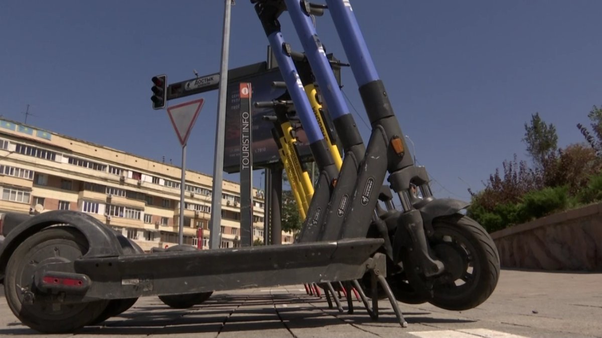 Только с начала года шестеро алматинцев пострадали при столкновениях с самокатами