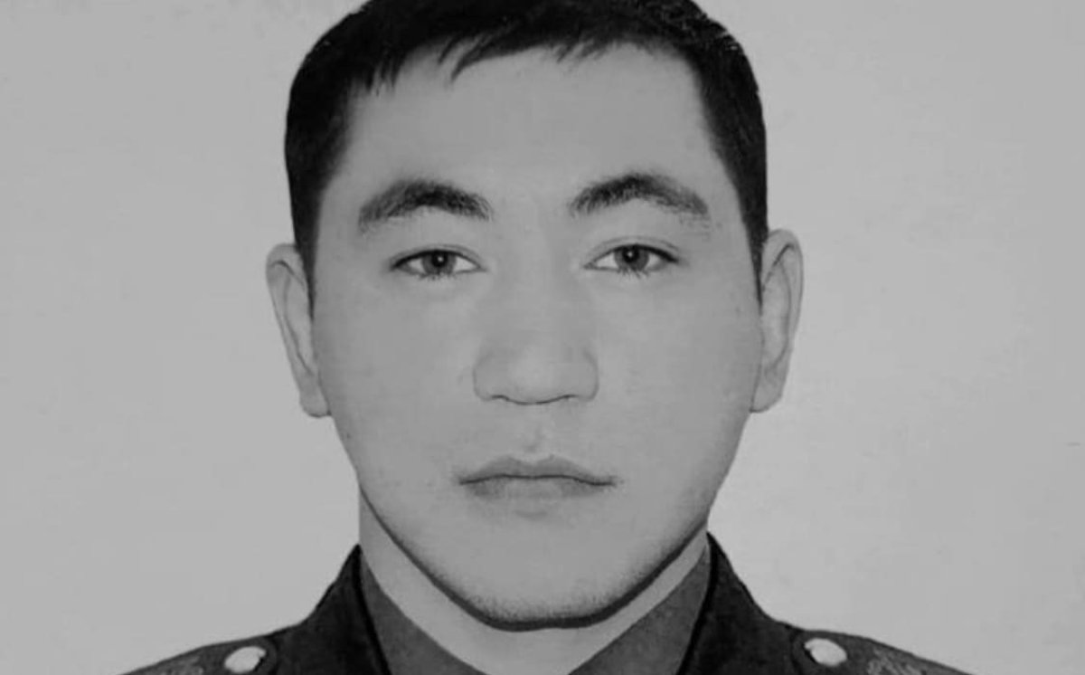 Токаев наградил погибшего пожарного