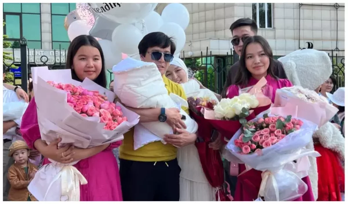 Абай Бегей келіншегі мен жетінші баласын перзентханадан шығарып алды