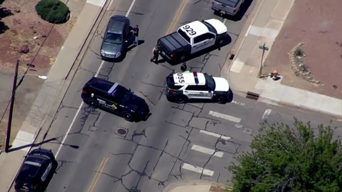 18-летний парень устроил стрельбу по прохожим в США