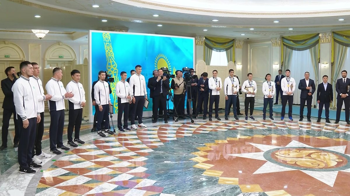 Глава государства принял призеров чемпионата мира по боксу