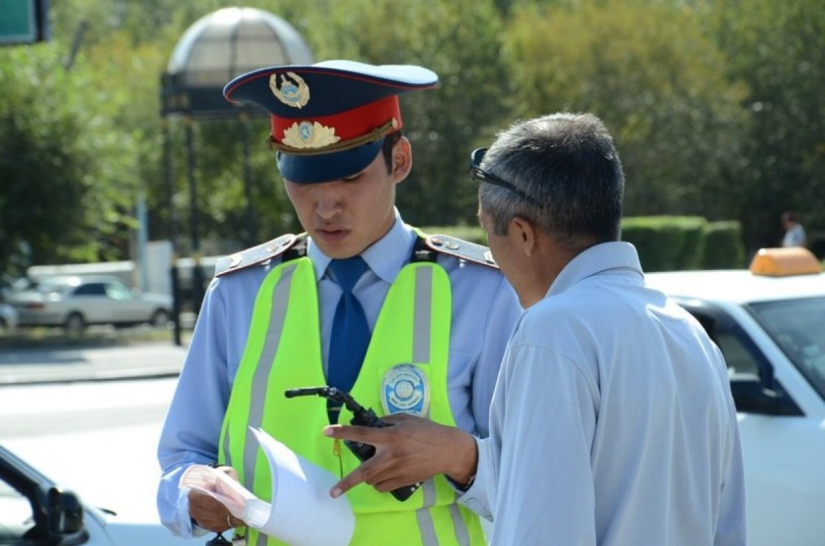 Полицейские незаконно штрафовали атыраусцев