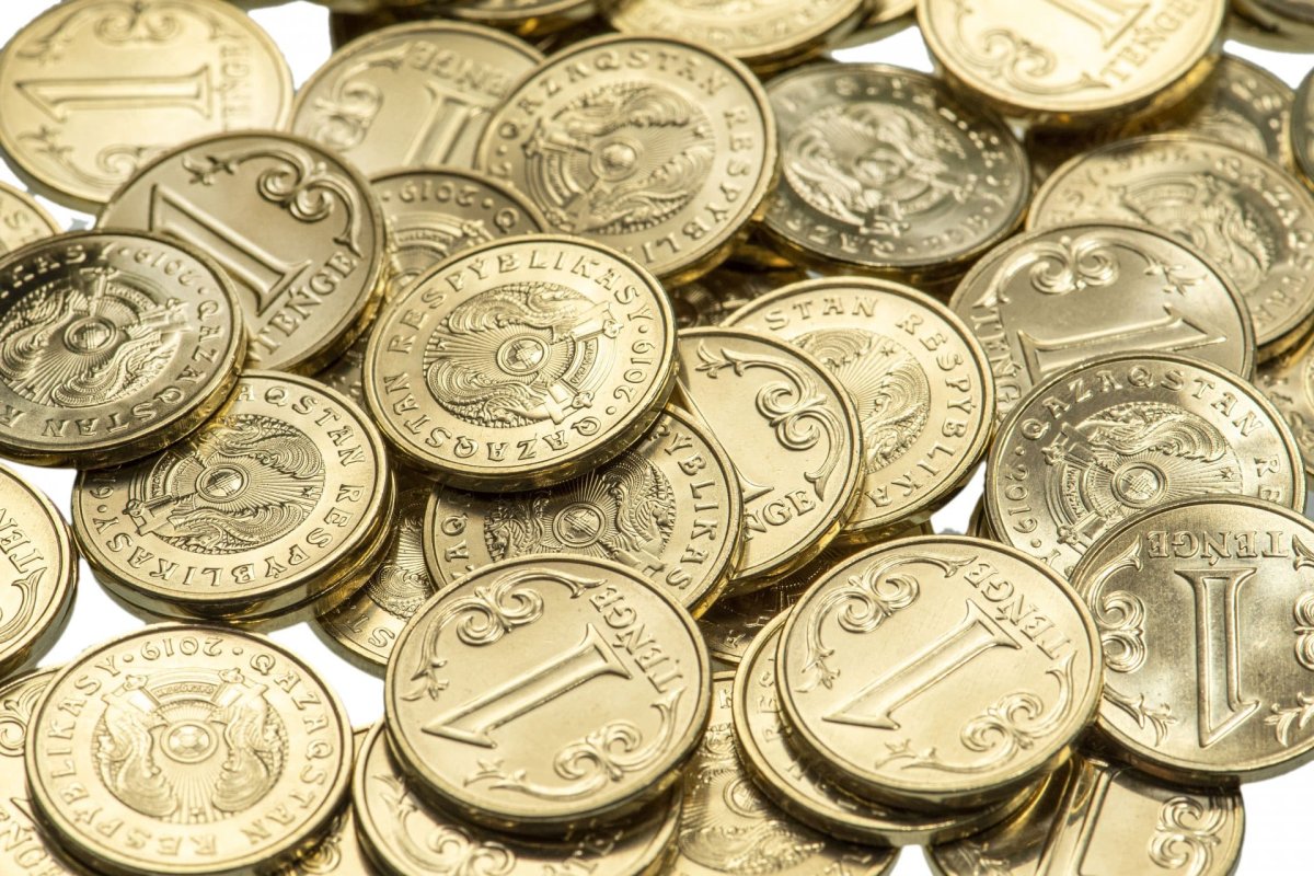 О штрафах за отказ продавцов принимать мелкие монеты предупредили в Нацбанке