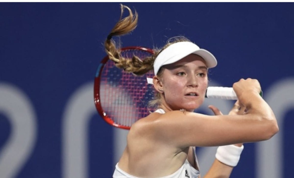 Рыбакина невероятная: казахстанка обыграла первую ракетку мира