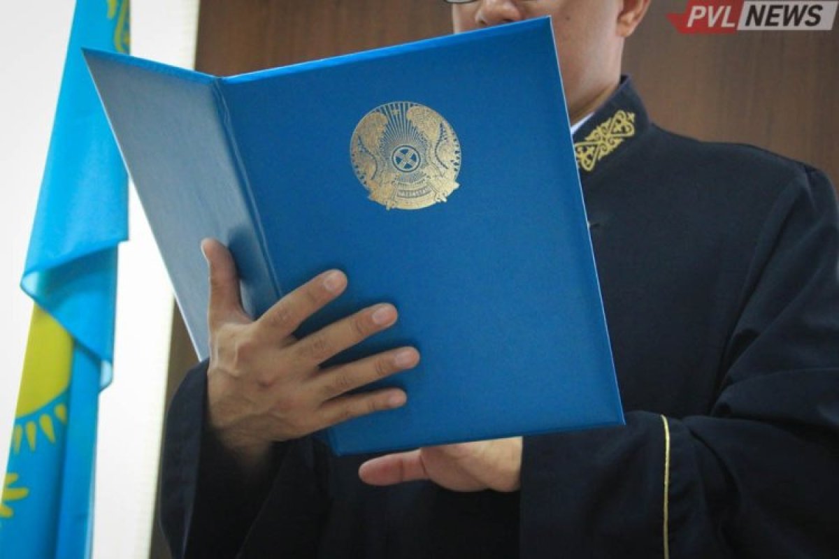 Отпускал заключённых: экс-начальника колонии осудили в Павлодаре