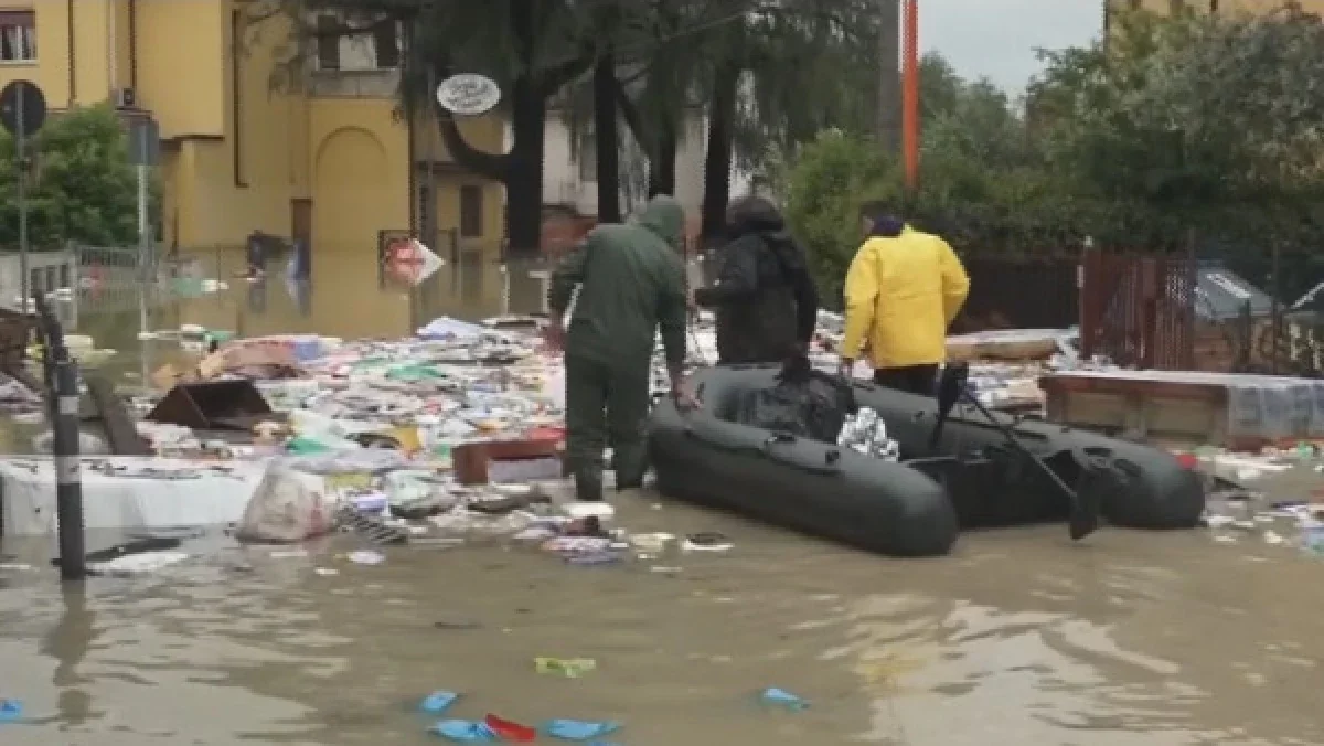 Италияда 14 өзен арнасынан тасыды