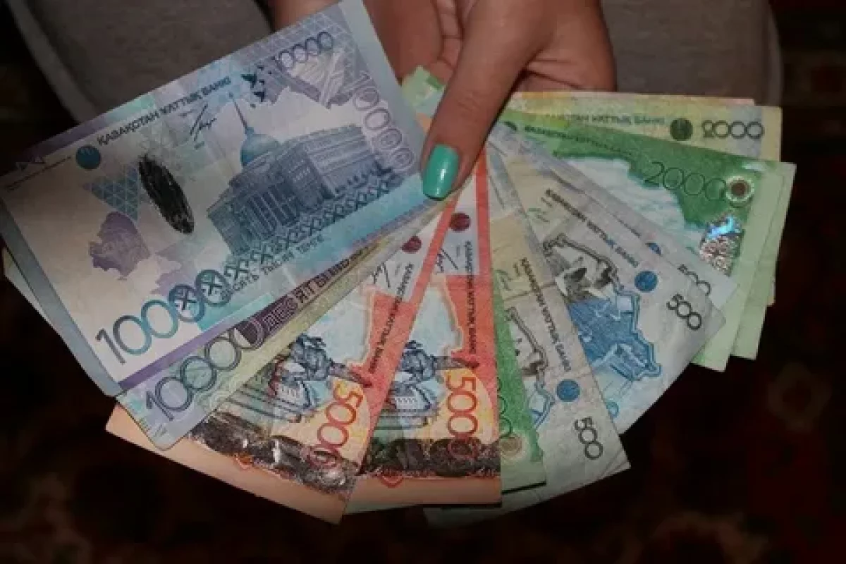 5-10 мың теңгені аяйсыңдар ма?: Министр бұйрығына қарамастан мектепте ақша жинау азаймай тұр