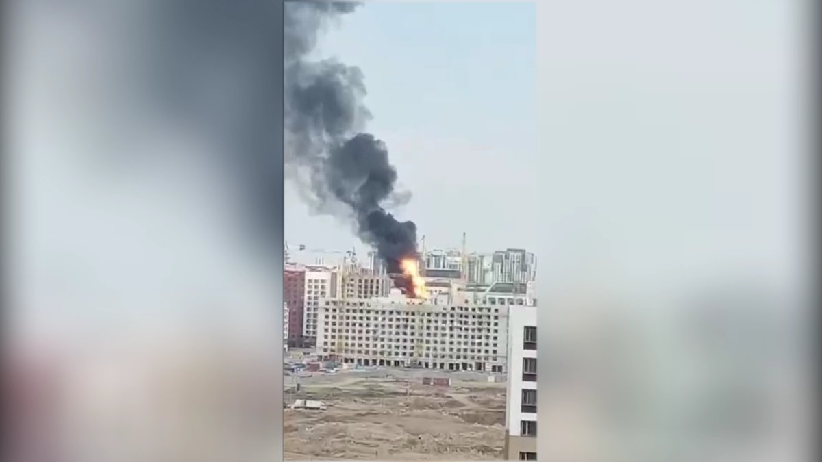 Взрывы и пожар произошли в строящемся здании в Астане