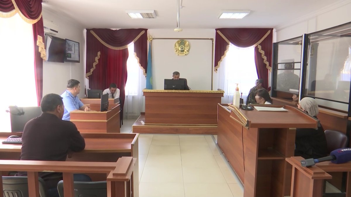 Ақтөбеде 47 жастағы әйелді айуандықпен өлтіріп, көлігінің жүк салғышында 2 күн сақтаған күдіктіге қатысты сот басталды