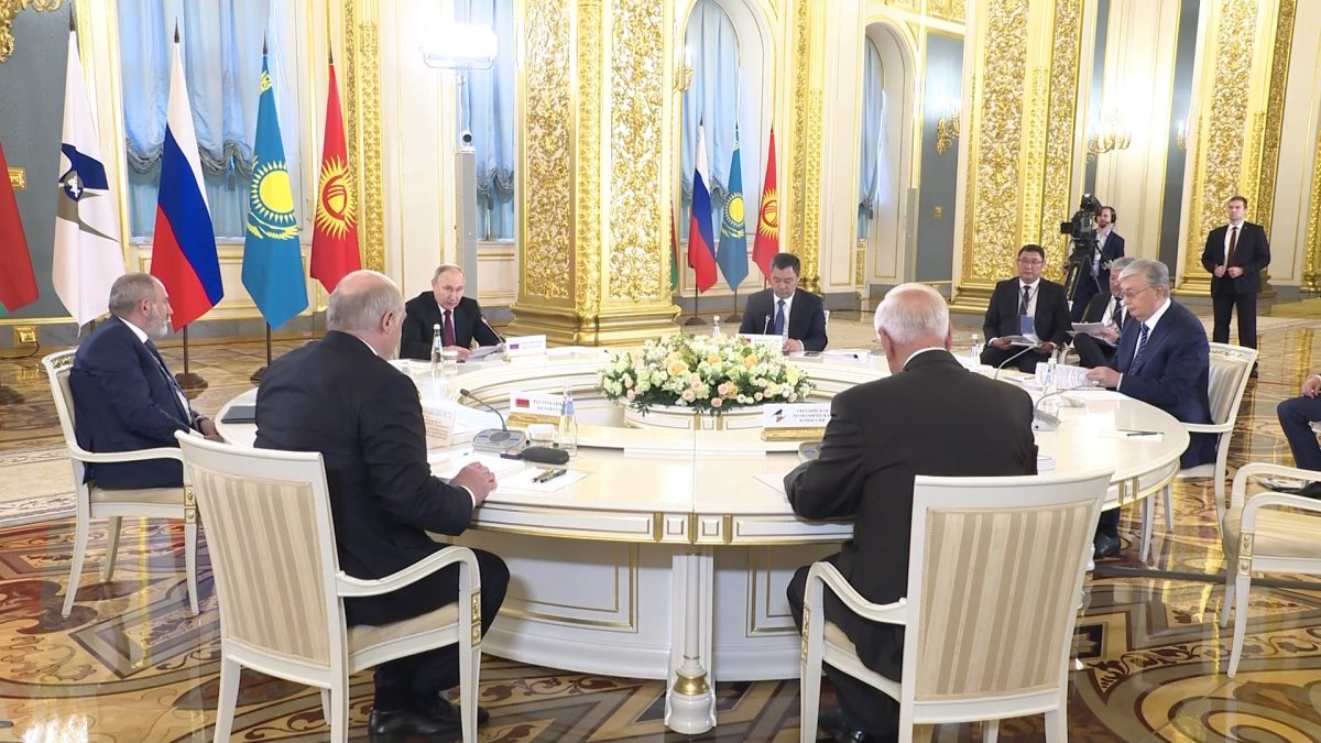 Президент Казахстана принял участие в заседании Высшего Евразийского экономического совета