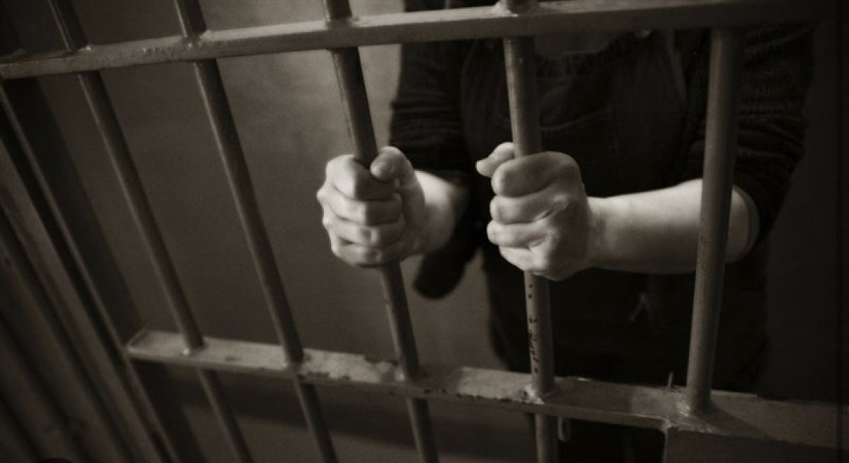 Зарезавшего жену во время развода арестовали