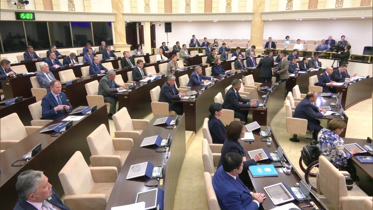 Сенатор возмутился повышением цен на бензин