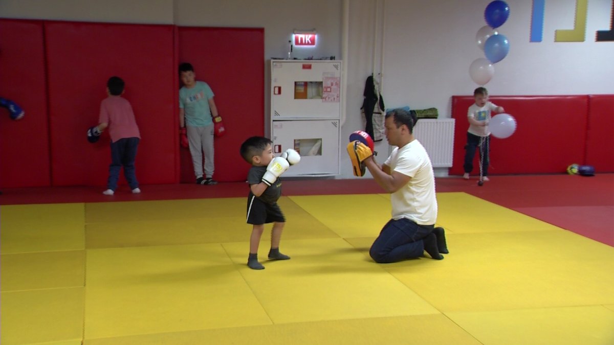 Открытую тренировку для особенных детей провели представители партии "AMANAT"