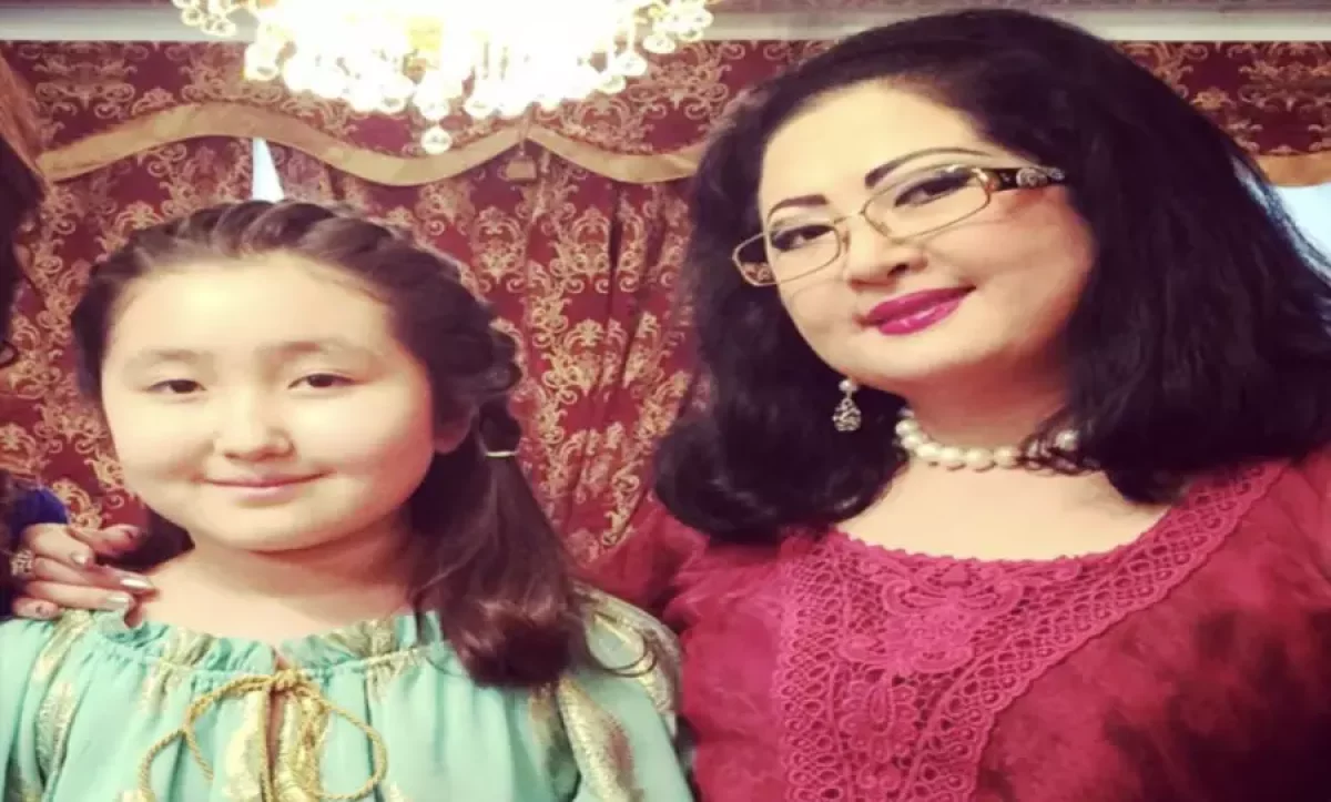 У жалаңаш суретке түседі