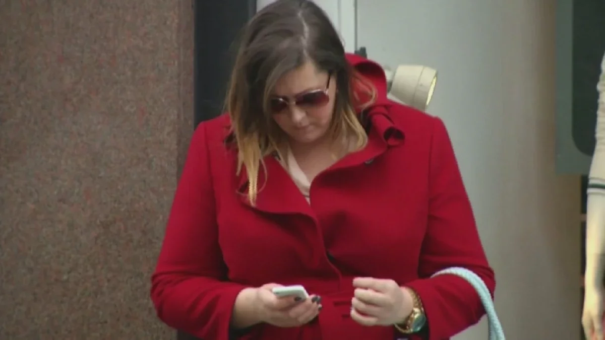 Қалта телефоны адам санынан екі есе асып түседі