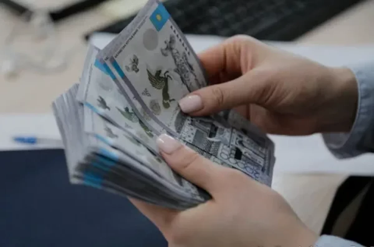 Мектепке жұмысқа орналастырамын: Алаяқ мұғалімді 700 мың теңгеге алдады