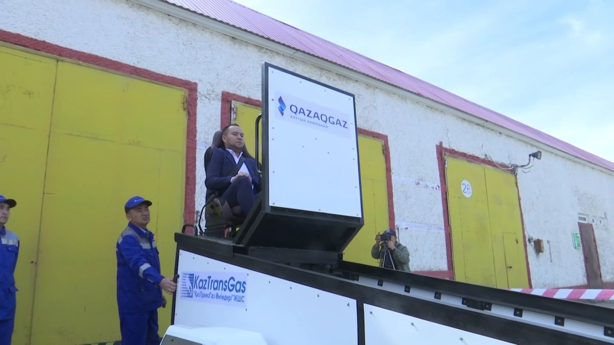 «QazaqGaz» ҰК АҚ қызметкерлері жол-көлік оқиғасы кезіндегі соққыны арнайы қондырғы арқылы сезініп көрді