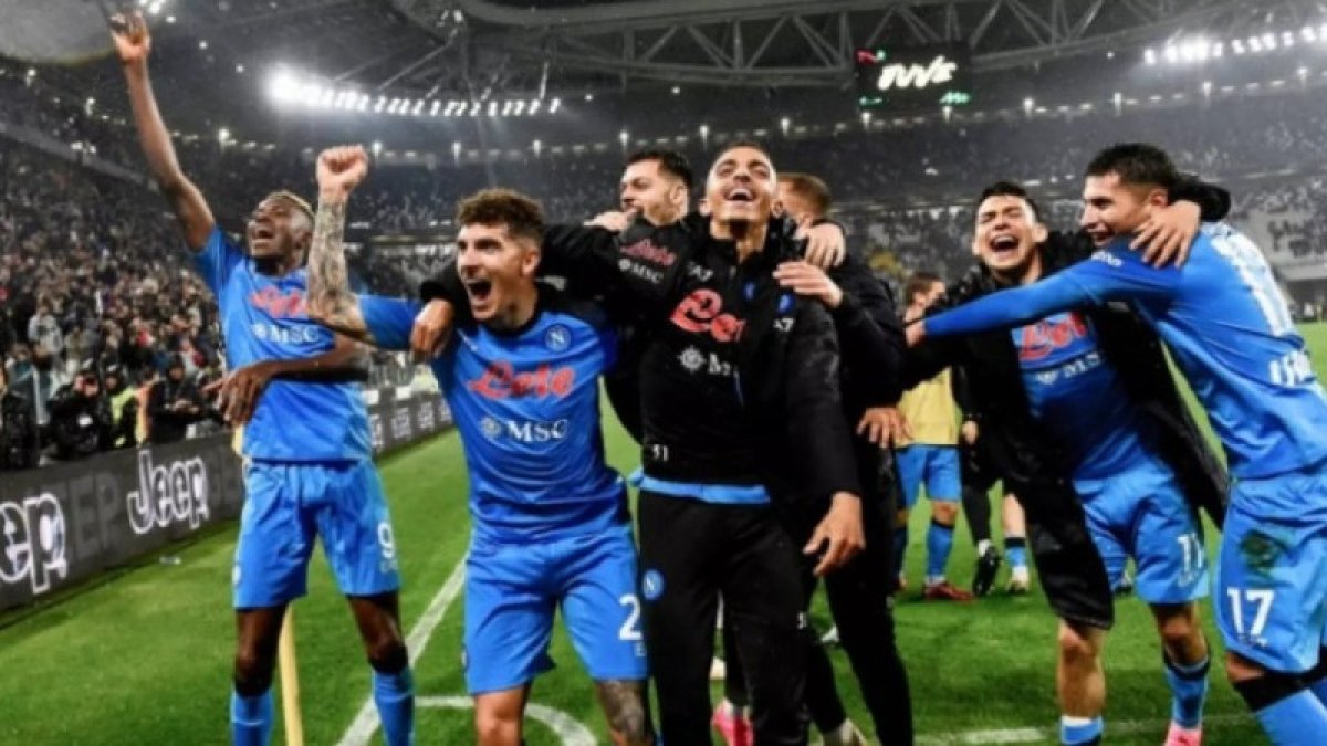 33 жылда алғаш рет. Футболдан Италия чемпионатының жеңімпазы анықталды