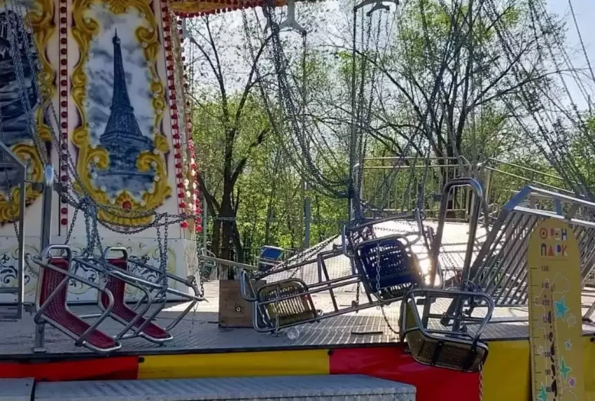 Карусель құлап, 20 адам зардап шекті