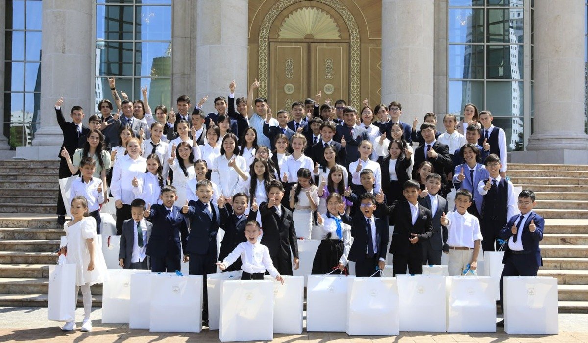 «Ақорда» резиденциясында 70-ке жуық оқушыға экскурсия ұйымдастырылды