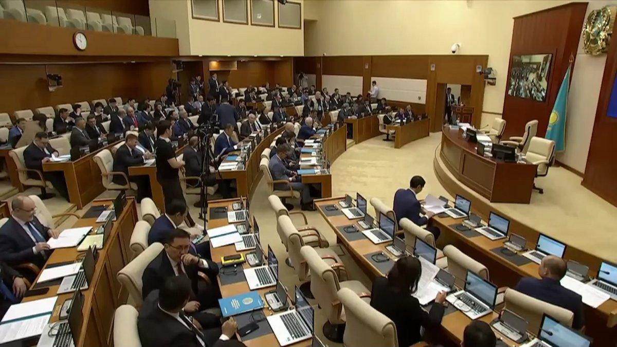 Новые и равные возможности: Мажилис принял законопроект об общественном контроле