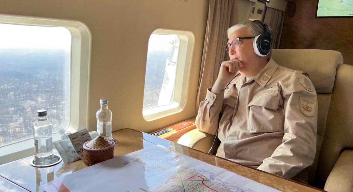 Токаеву с высоты показали масштабы пожара в области Абай