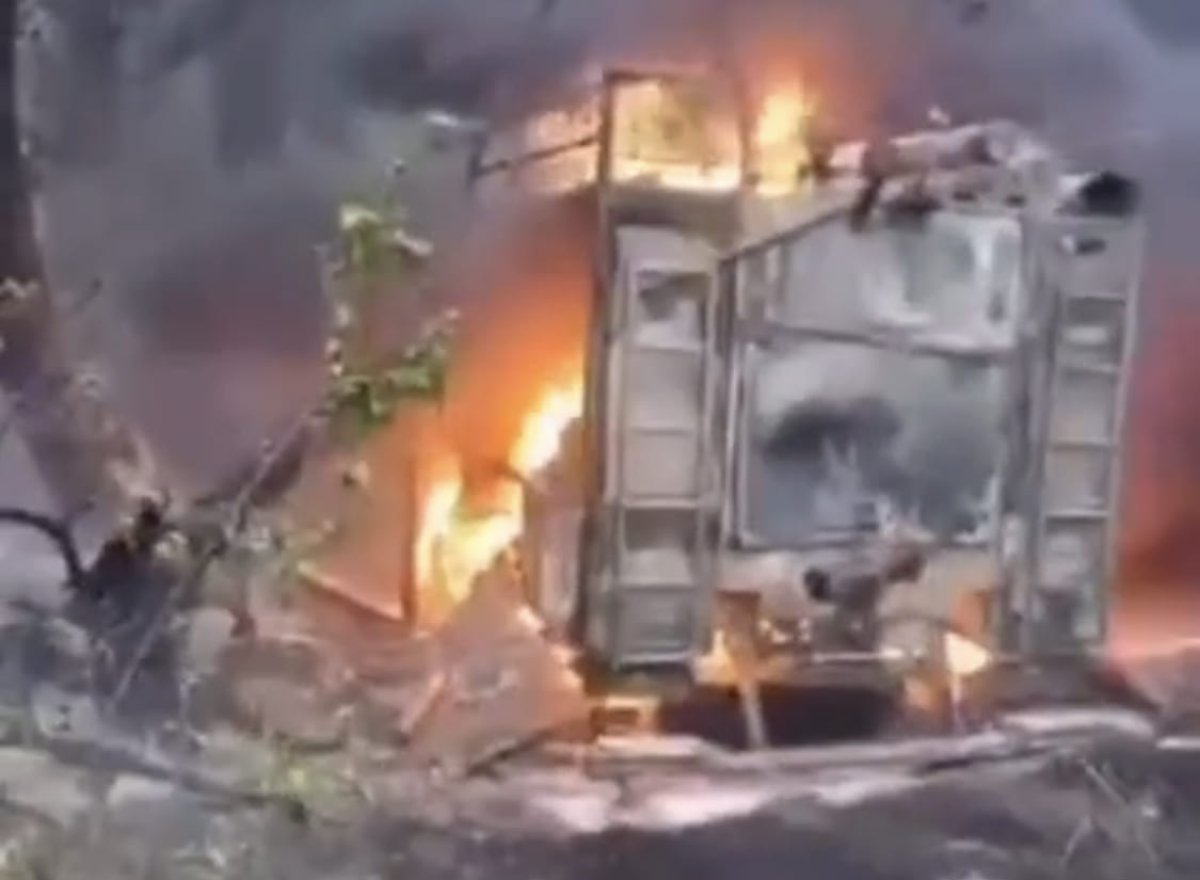 Пожарная машина сгорела при тушении пламени в «Семей орманы»