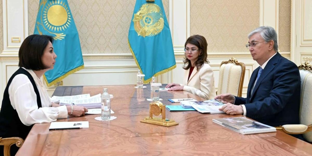 Токаев уволил Аружан Саин с поста детского омбудсмена