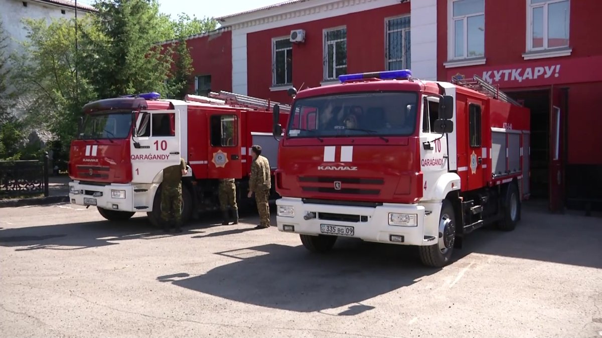 Карагандинские пожарные сдержали огонь на подступах к поселкам Талица и  Успенка в области Абай - Телеканал «Астана»