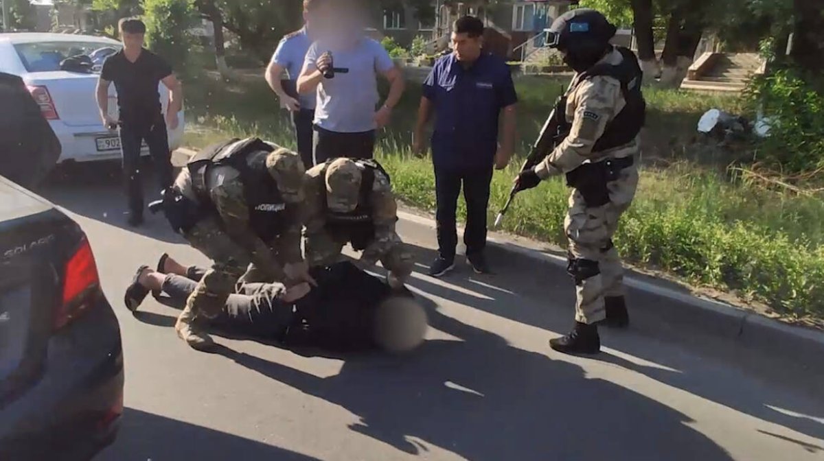 Задержание бурабайских вымогателей попало на видео в Щучинске